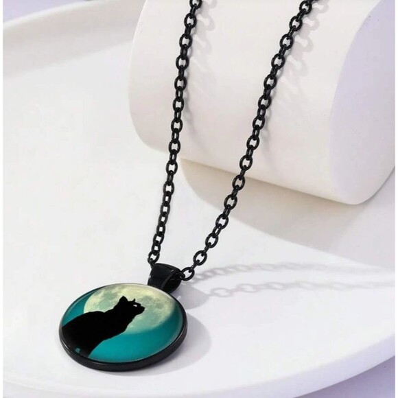 Glow in The Dark Black Cat & Moon Necklace Black Chain - Picture 3 of 6